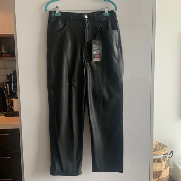 Levi’s rib cage straight ankle leather pleather pant - Picture 4 of 8